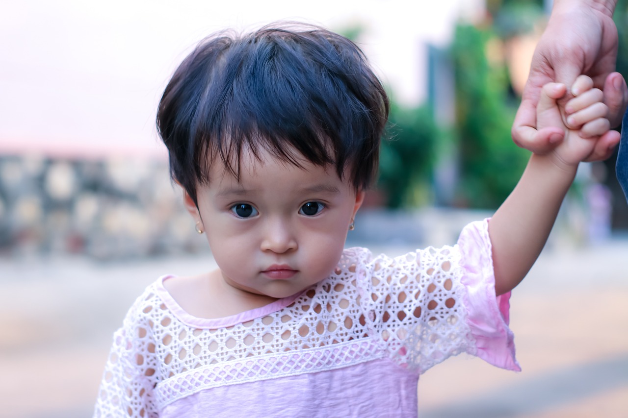 新生儿孕妈供卵生的宝宝湿疹怎么护理（新生儿湿疹怎么护理好得快）